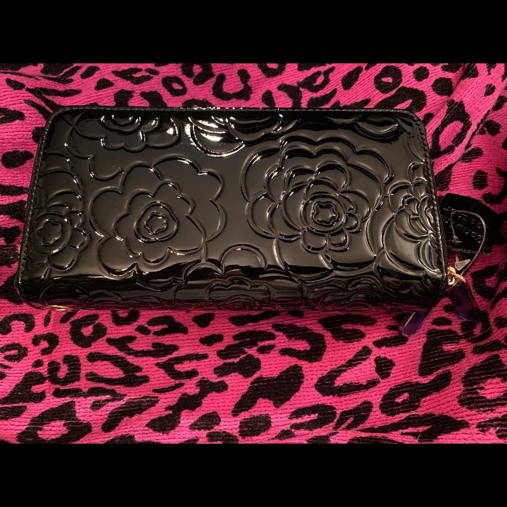 Bottari black genuine patent leather wristlet/wallet